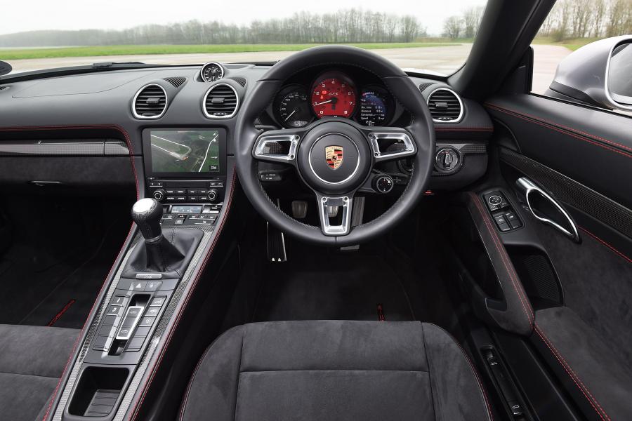 Торпедо Porsche 718 Boxster GTS (982) 2017 года  (UK) (фото 4 из 40)